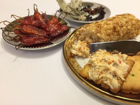 /products/cheese-log-hot-n-fiery-125g/