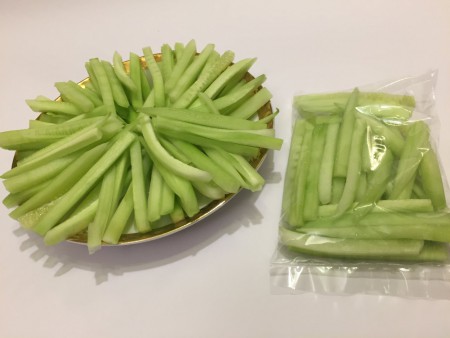 /products/crisp-cucumber-sticks/